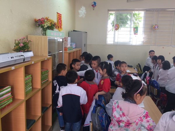 Khối mẫu giáo lớn giao lưu tại trường tiểu học Đô thị Việt hưng (8).jpg